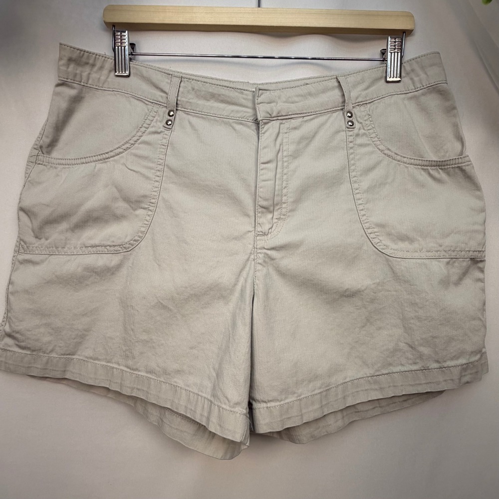 Lee Just Below The Waist Khaki Shorts Tan Cotton Size 14 Medium LAPH96471